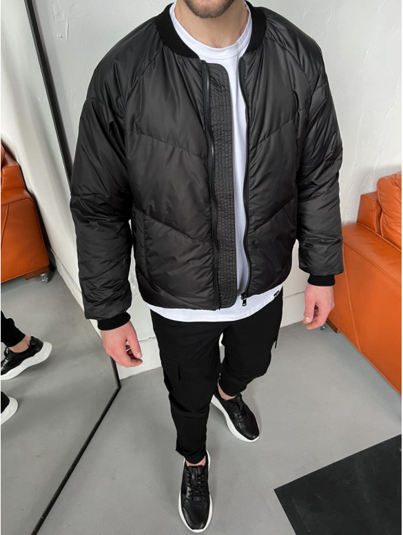 Базовий oversize бомбер