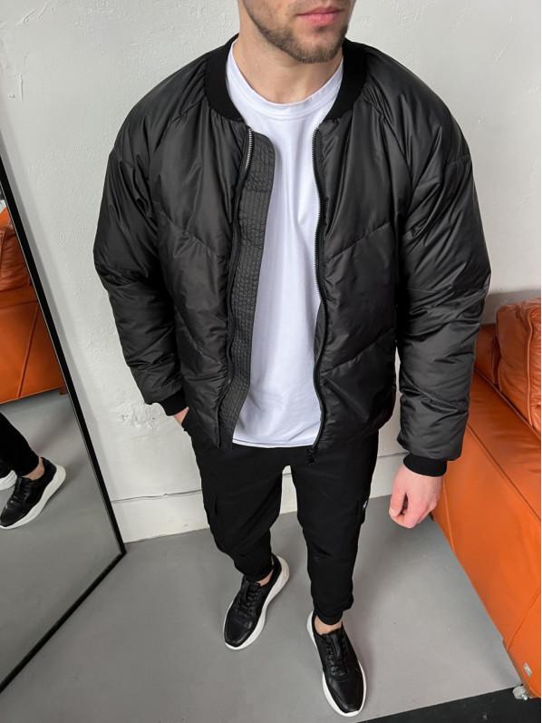 Базовий oversize бомбер Базовий oversize бомбер