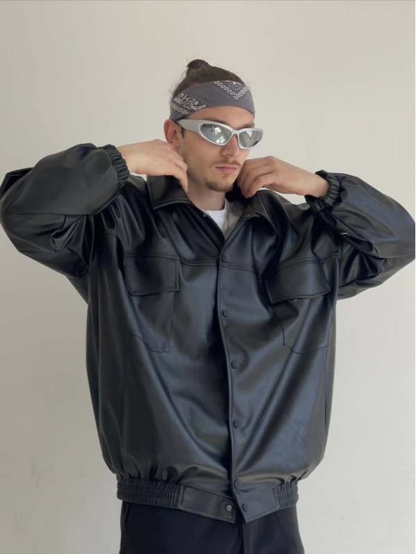 Oversize бомбер із екошкіри Oversize бомбер із екошкіри