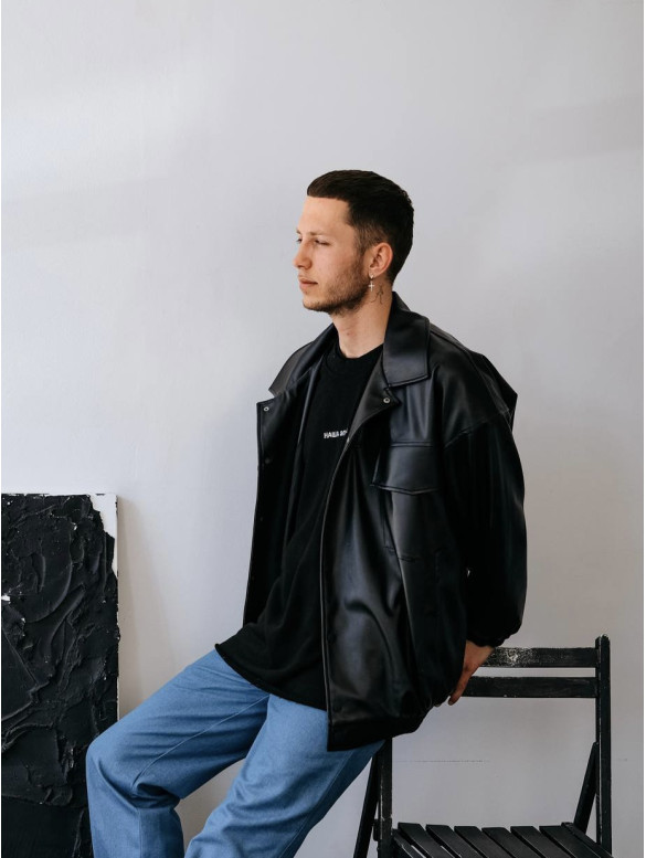 Oversize бомбер із екошкіри