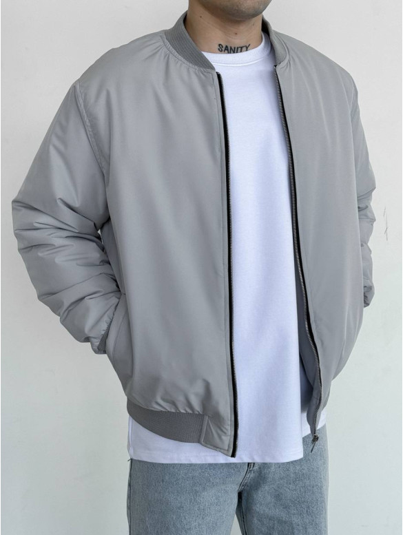 Базовий oversize бомбер