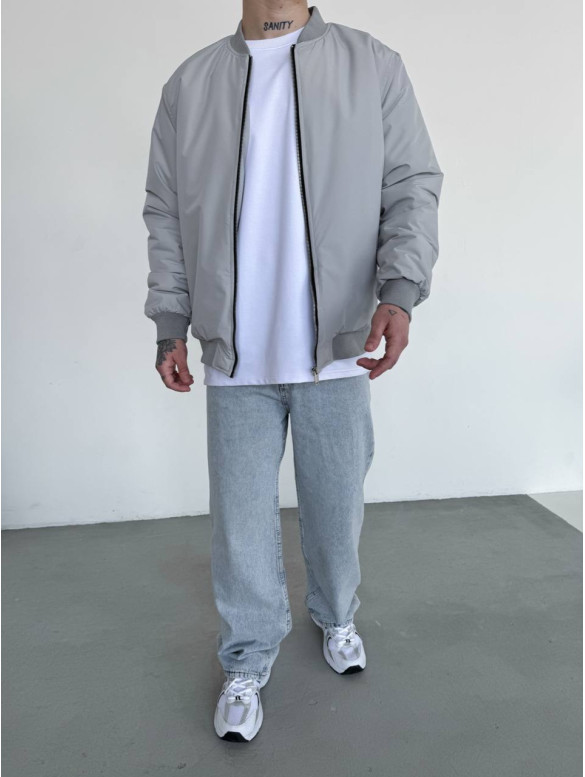 Базовий oversize бомбер