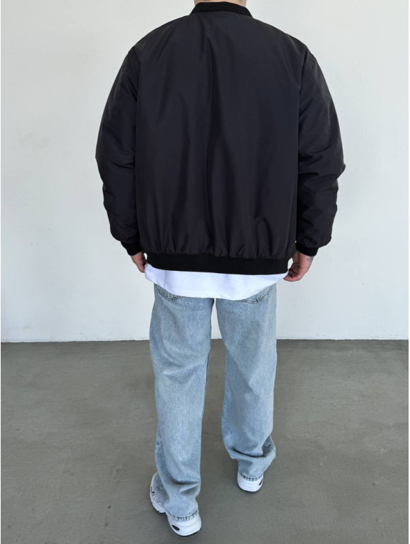 Базовий oversize бомбер