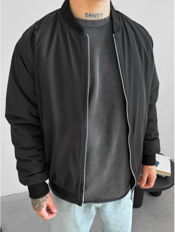 Базовий oversize бомбер