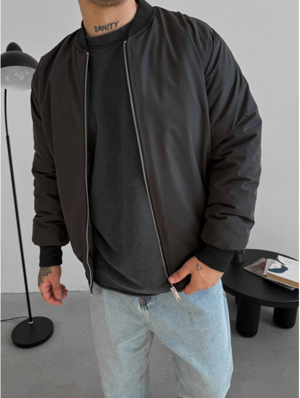 Базовий oversize бомбер