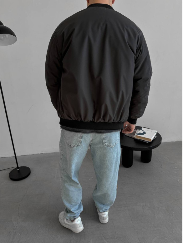 Базовий oversize бомбер
