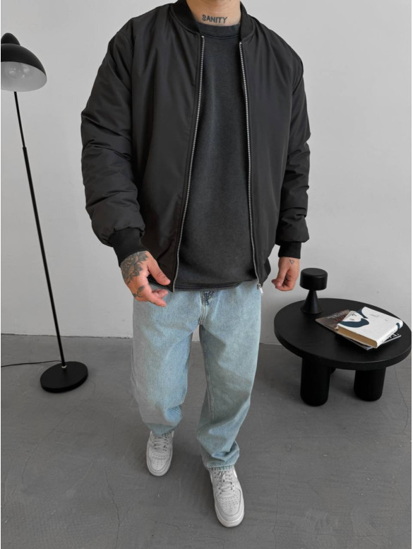 Базовий oversize бомбер