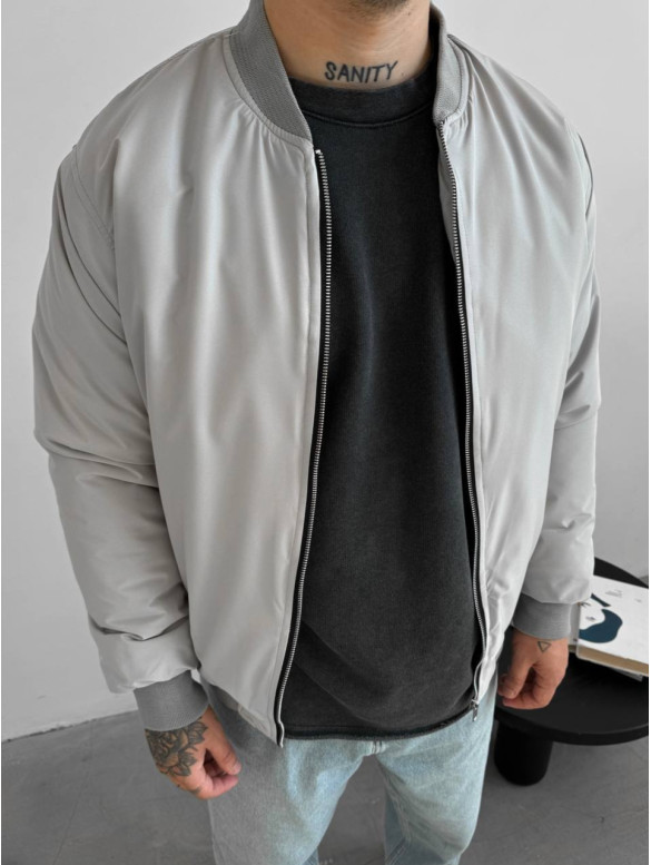 Базовий oversize бомбер