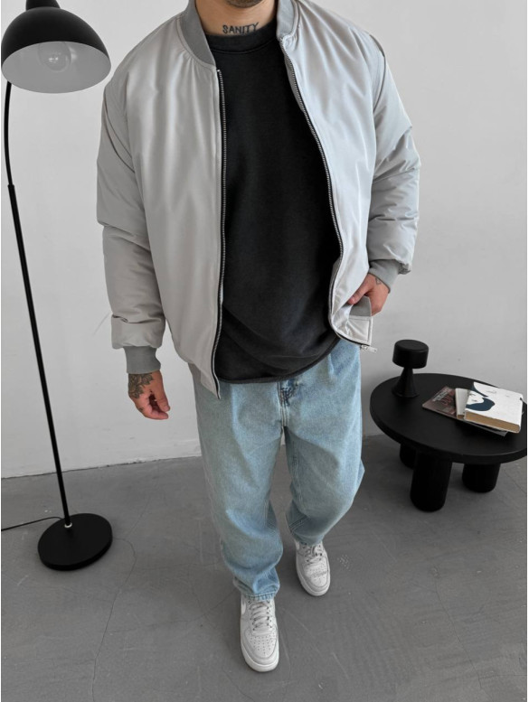 Базовий oversize бомбер