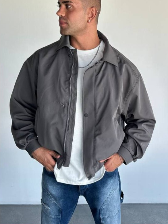 Базовий oversize бомбер