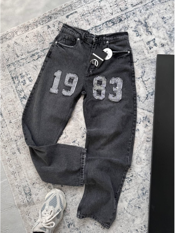 Джинси Baggy з акцентною нашивкою