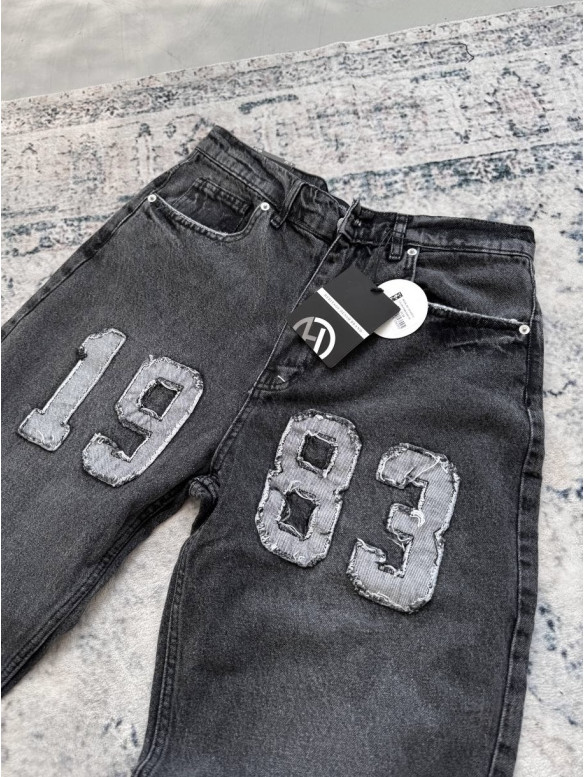 Джинси Baggy з акцентною нашивкою
