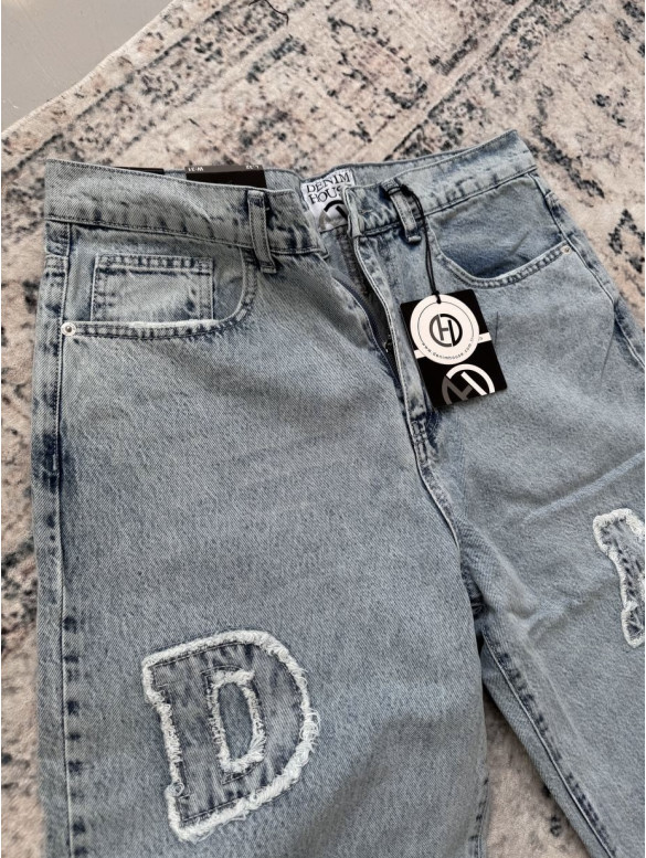 Джинси Baggy з акцентною нашивкою