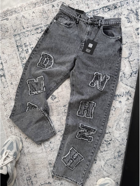 Джинси Baggy з акцентною нашивкою