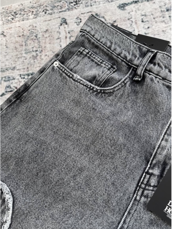 Джинси Baggy з акцентною нашивкою