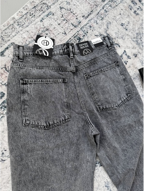 Джинси Baggy з акцентною нашивкою