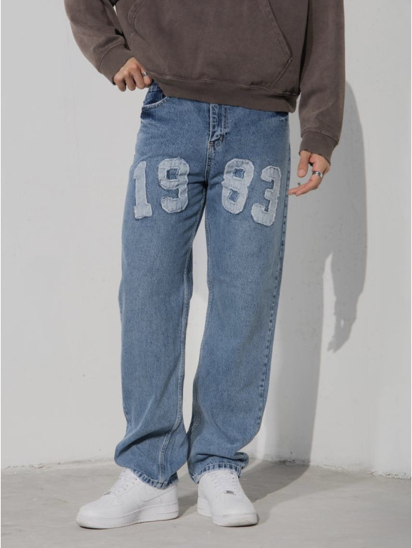 Джинси Baggy з акцентною нашивкою