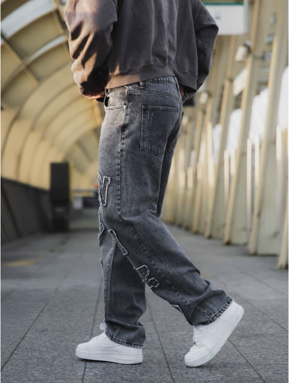 Джинси Baggy з акцентною нашивкою