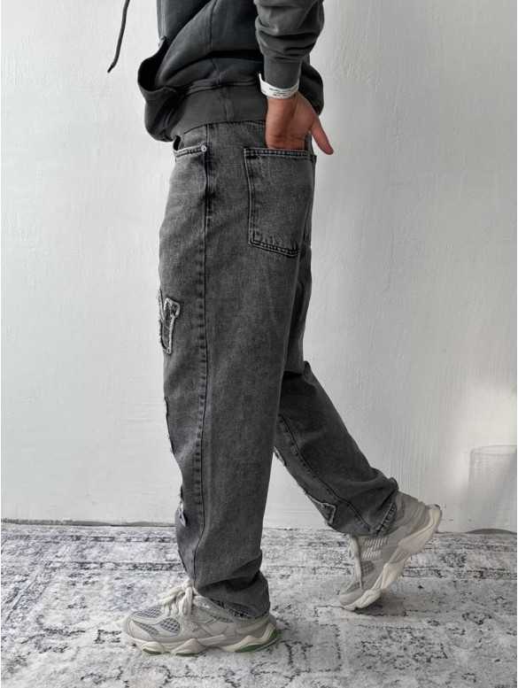 Джинси Baggy з акцентною нашивкою