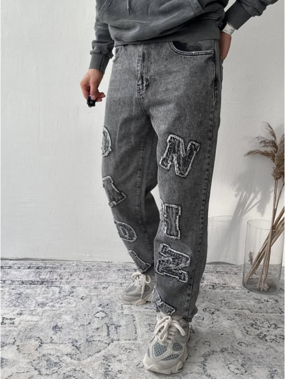 Джинси Baggy з акцентною нашивкою