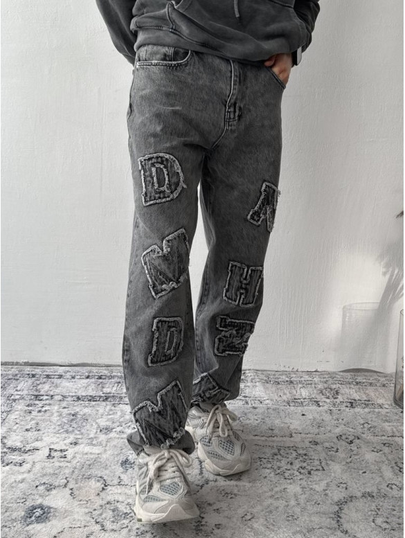 Джинси Baggy з акцентною нашивкою