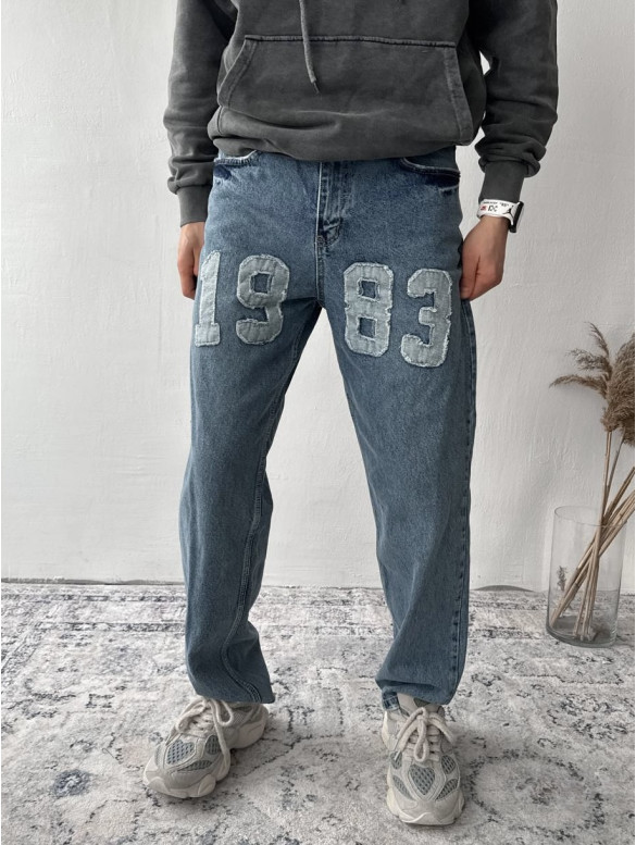 Джинси Baggy з акцентною нашивкою