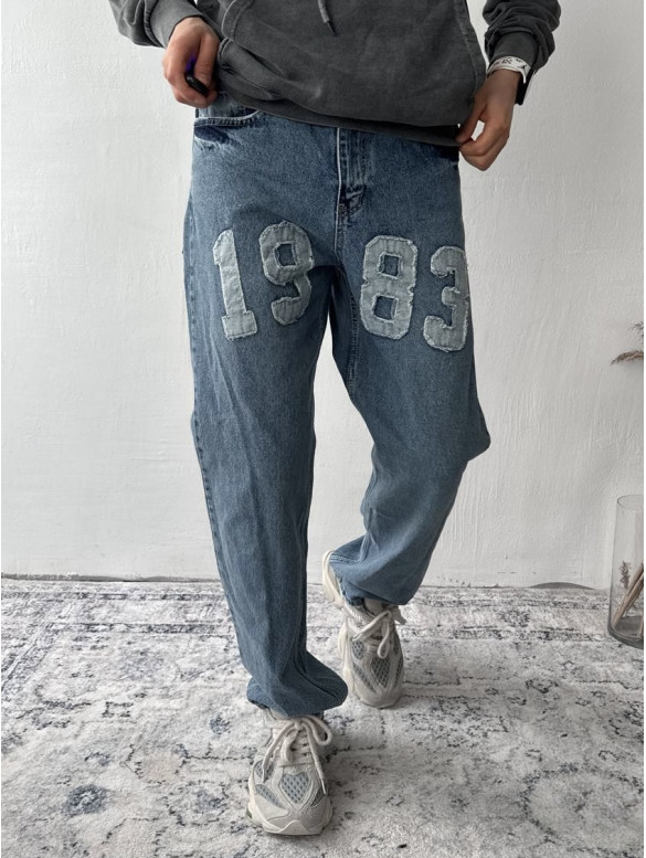 Джинси Baggy з акцентною нашивкою