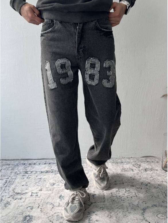 Джинси Baggy з акцентною нашивкою