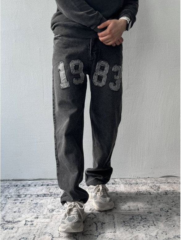 Джинси Baggy з акцентною нашивкою