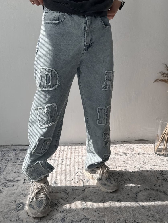 Джинси Baggy з акцентною нашивкою