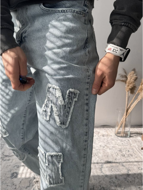 Джинси Baggy з акцентною нашивкою