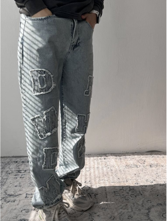Джинси Baggy з акцентною нашивкою