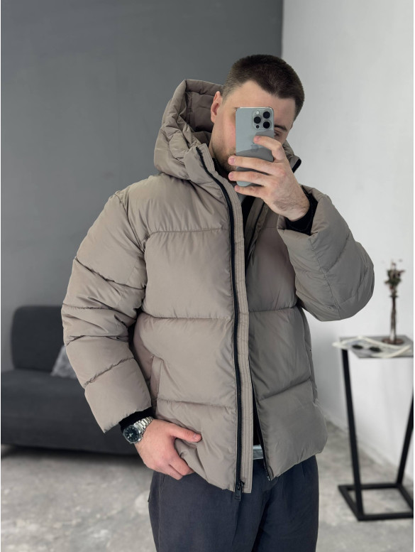 Об'ємна зимова куртка
