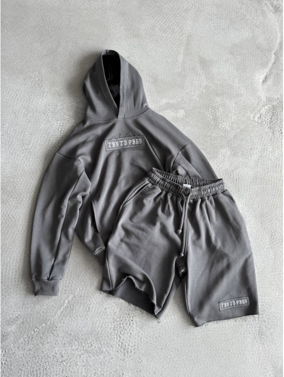 Oversize костюм з вишивкою
