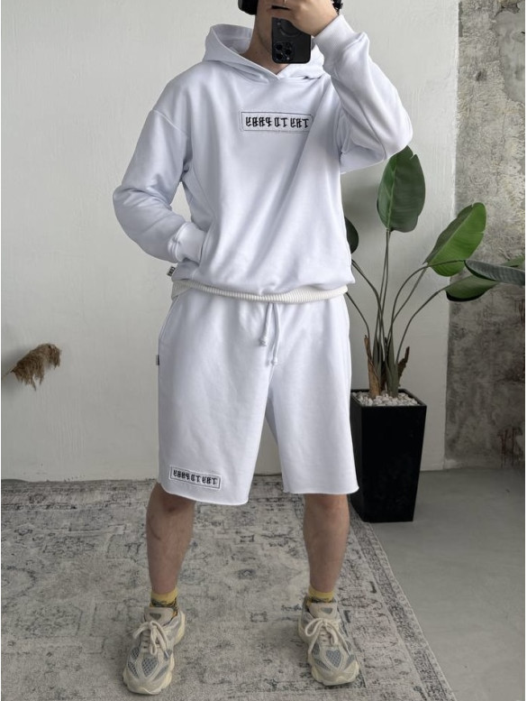 Oversize костюм з вишивкою