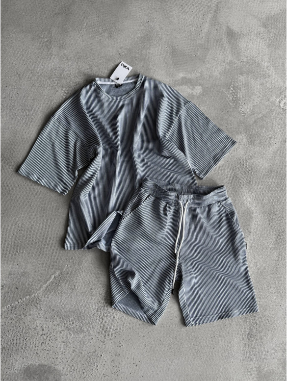 Літній oversize костюм у рубчик