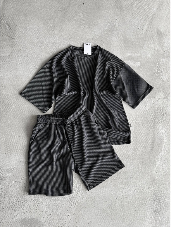 Літній oversize костюм у рубчик