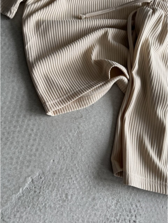 Літній oversize костюм у рубчик