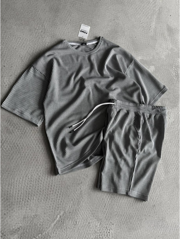 Літній oversize костюм у рубчик