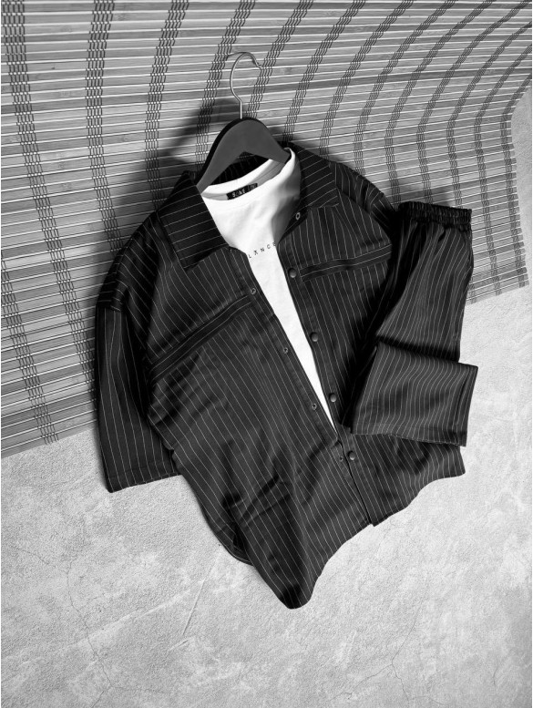 Літній oversize костюм у смужку