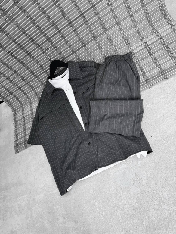 Літній oversize костюм у смужку