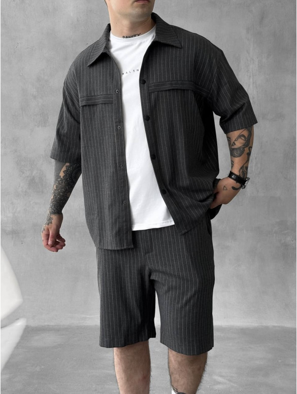 Літній oversize костюм у смужку