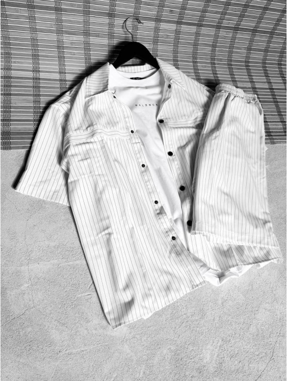 Літній oversize костюм у смужку