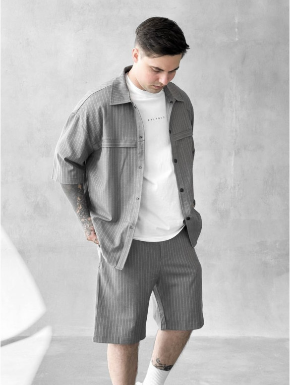Літній oversize костюм у смужку
