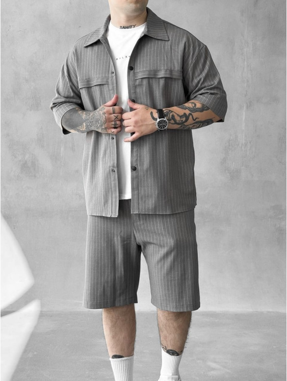 Літній oversize костюм у смужку