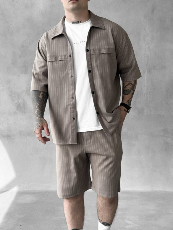 Літній oversize костюм у смужку
