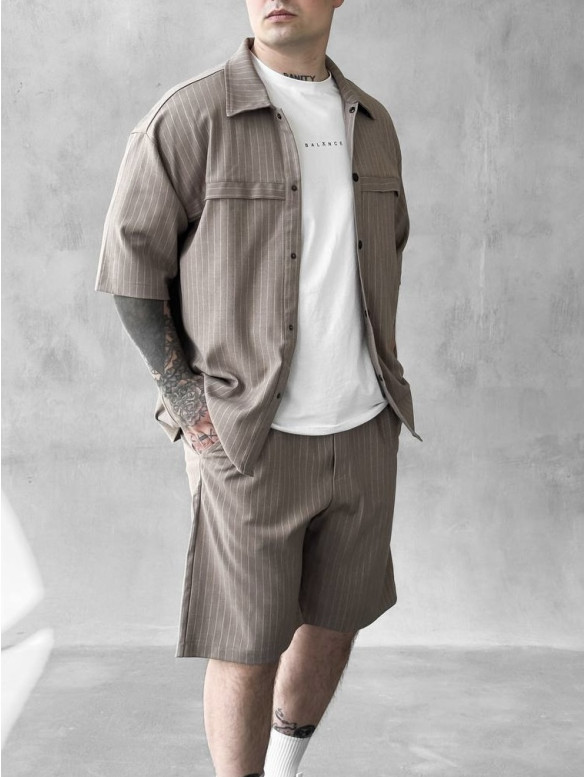 Літній oversize костюм у смужку