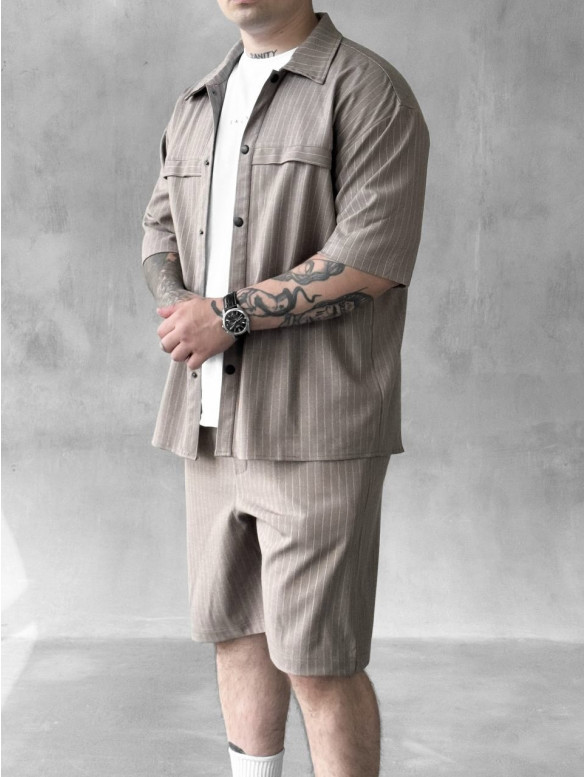 Літній oversize костюм у смужку