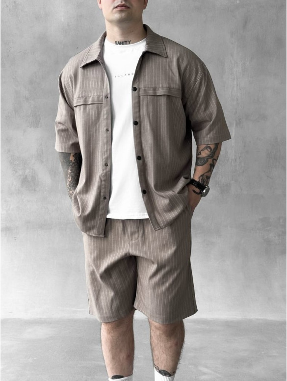 Літній oversize костюм у смужку
