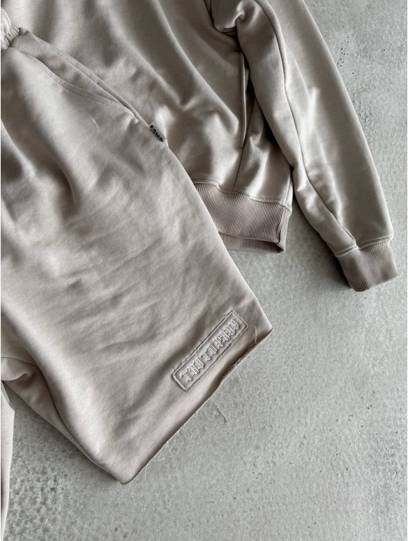 Oversize костюм з вишивкою
